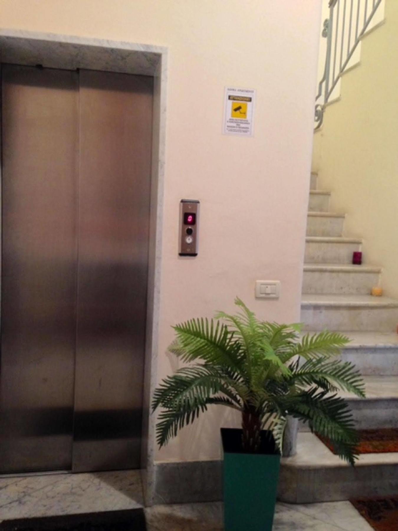 Agora Apartments Sorrento Eksteriør billede